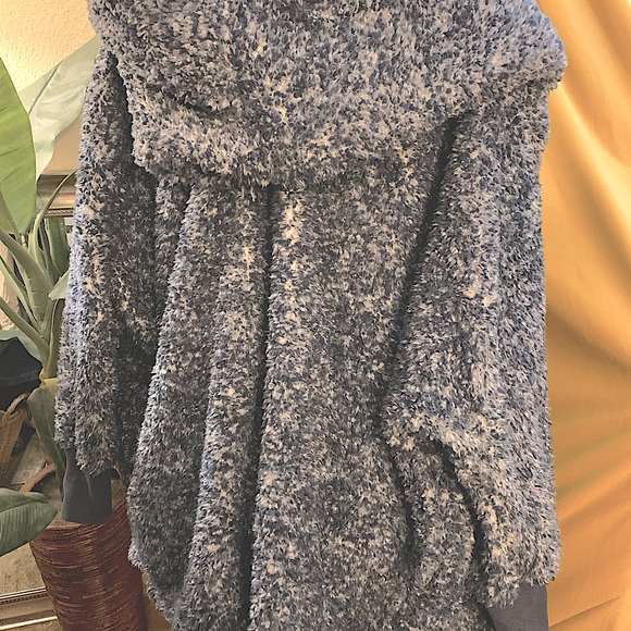 G.I.L.I. Cloud jacket with hood - Picture 10 of 16